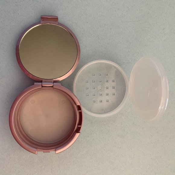 Set of MEDIUM foundation&Bisque with compact case - Picture 6 of 6
